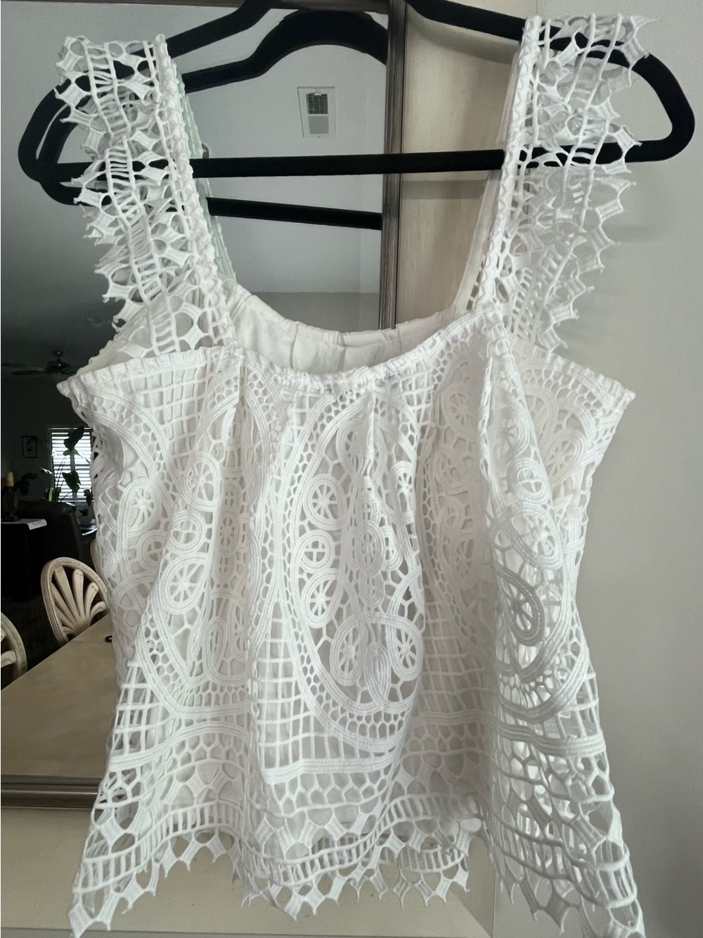 NWT Express White Crochet Lace Boho Ruffled Crop Tank Top Size Small - Picture 2 of 11